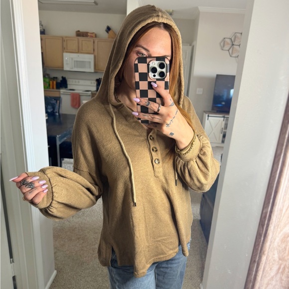 VICI HOODED TOP - Picture 2 of 11